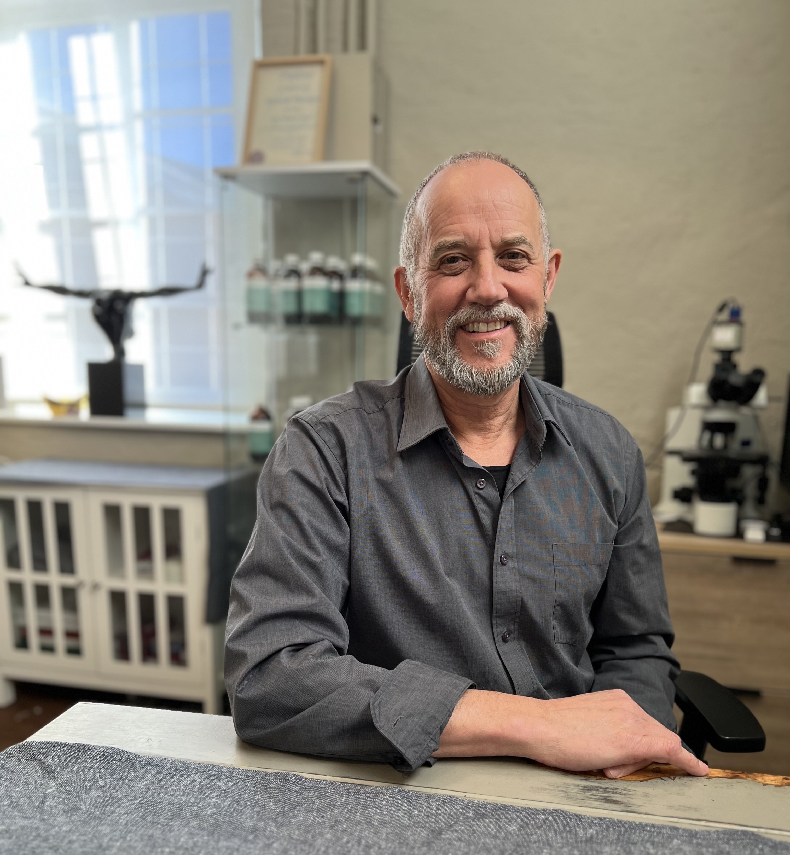 pete head shot in clinic3